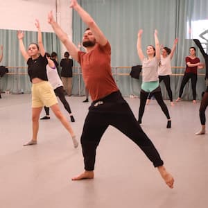 Danse contemporaine 11 16 ans Ludovic Bernardo